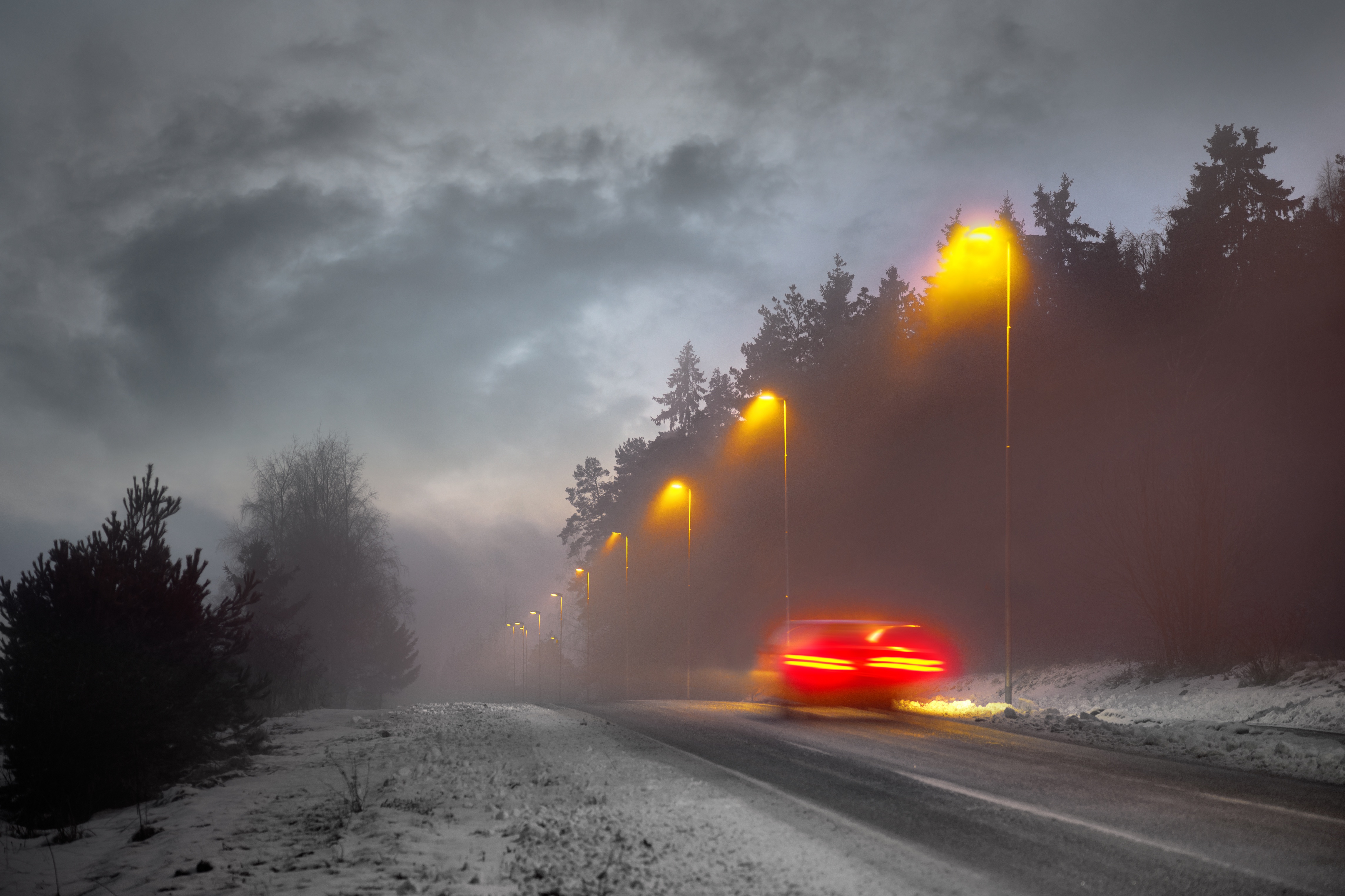 5 Night Driving Safety Tips for Evening Fleet Drivers