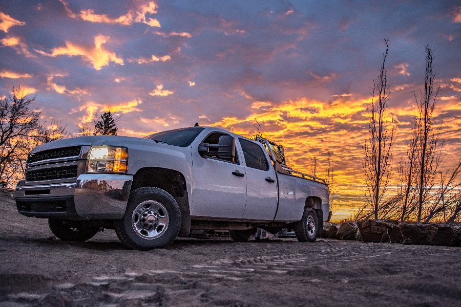 What to Consider When Leasing a Commercial Work Truck