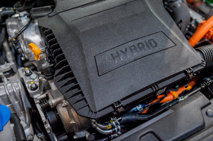 Why You Should Consider a Hybrid Vehicle for Your Fleet